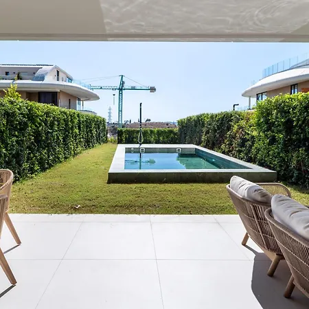 Eden Retreat Luxury 2br With Private Pool Apartment