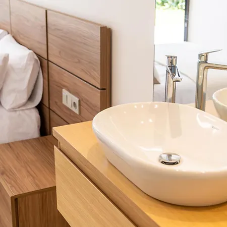 Eden Retreat Luxury 2br With Private Pool Lejlighed *