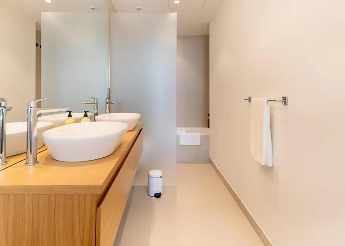 Eden Retreat Luxury 2br With Private Pool Apartment
